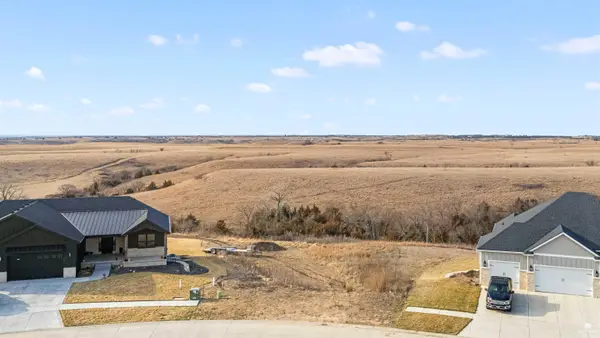 5614 Goheen Drive, Manhattan, KS 66503