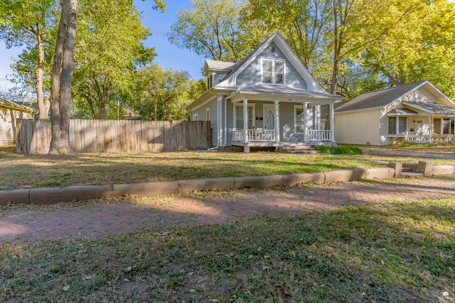 522 Colorado Street, Manhattan, KS 66503 - #2