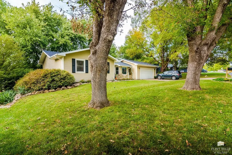 6004 Tumbleweed Terrace, Manhattan, KS 66502 - #3