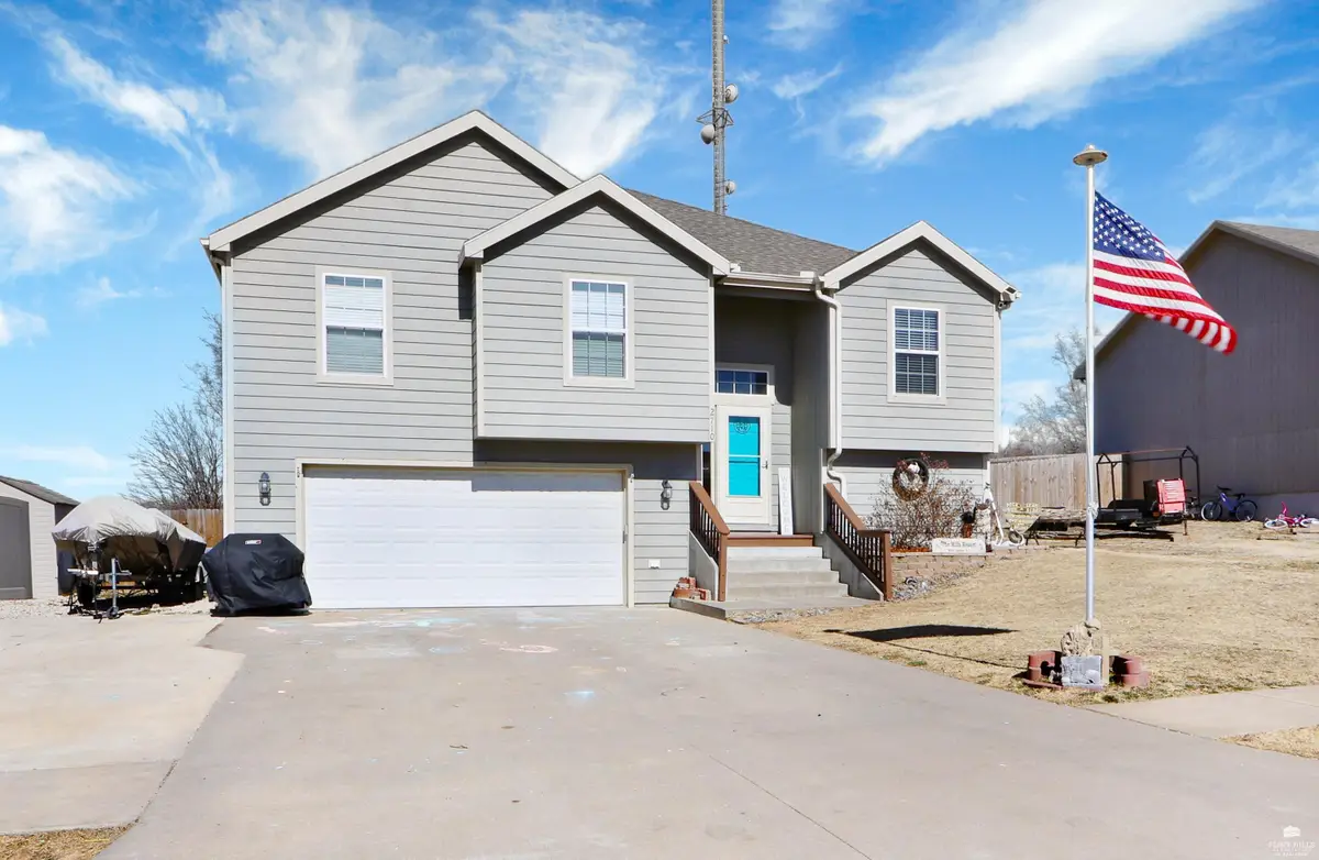2710 Oakwood, Junction City, KS 66441 - #1