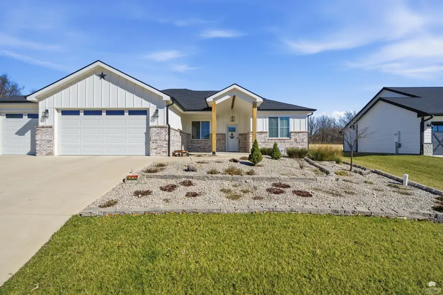 602 Fox Hollow Road, Saint George, KS 66535 - #3