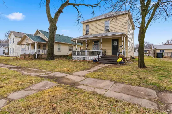 613 Ash Street, Wamego, KS 66547