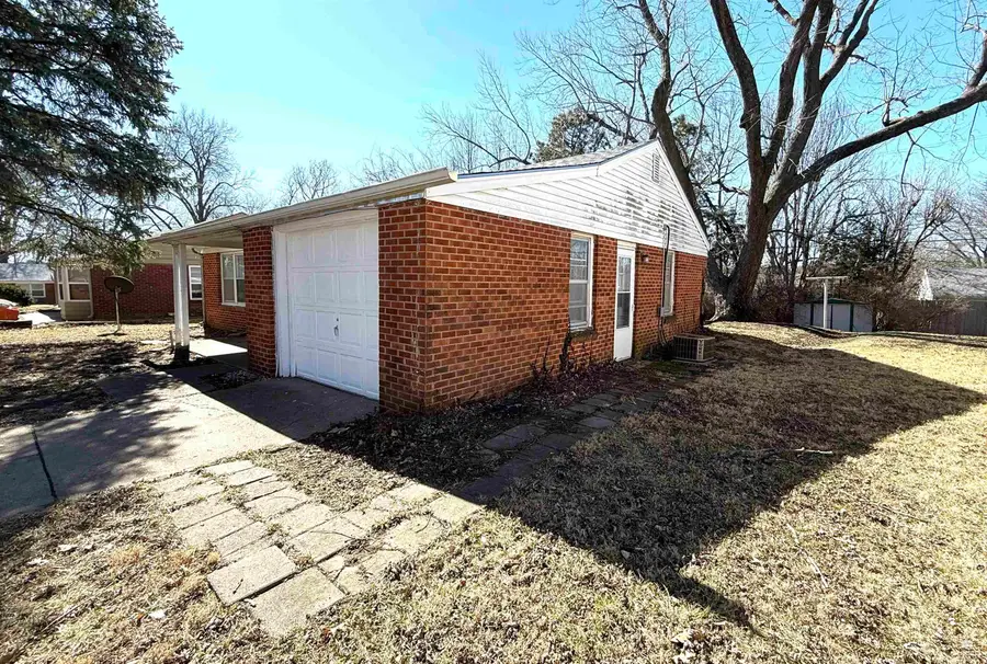 1507 Campus Road, Manhattan, KS 66502 - #2