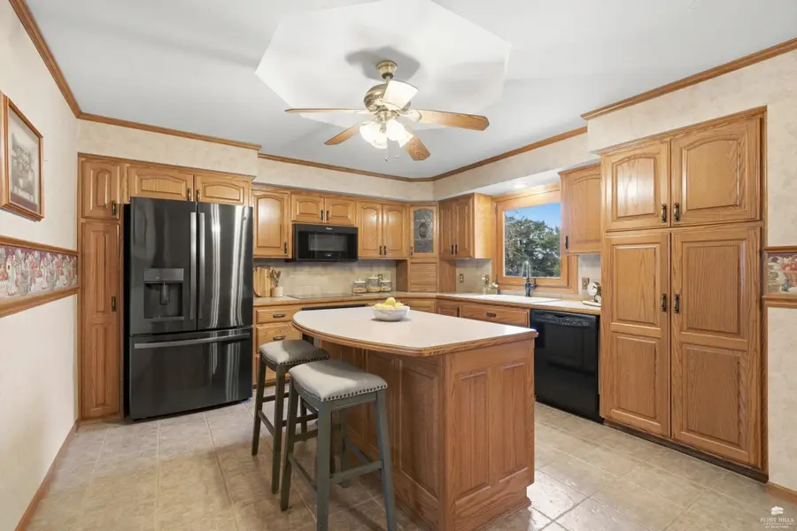 2442 Vaughn Drive, Manhattan, KS 66502 - #2