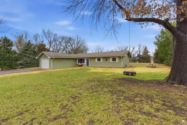 16925 Ebel Road, Wamego, KS 66547