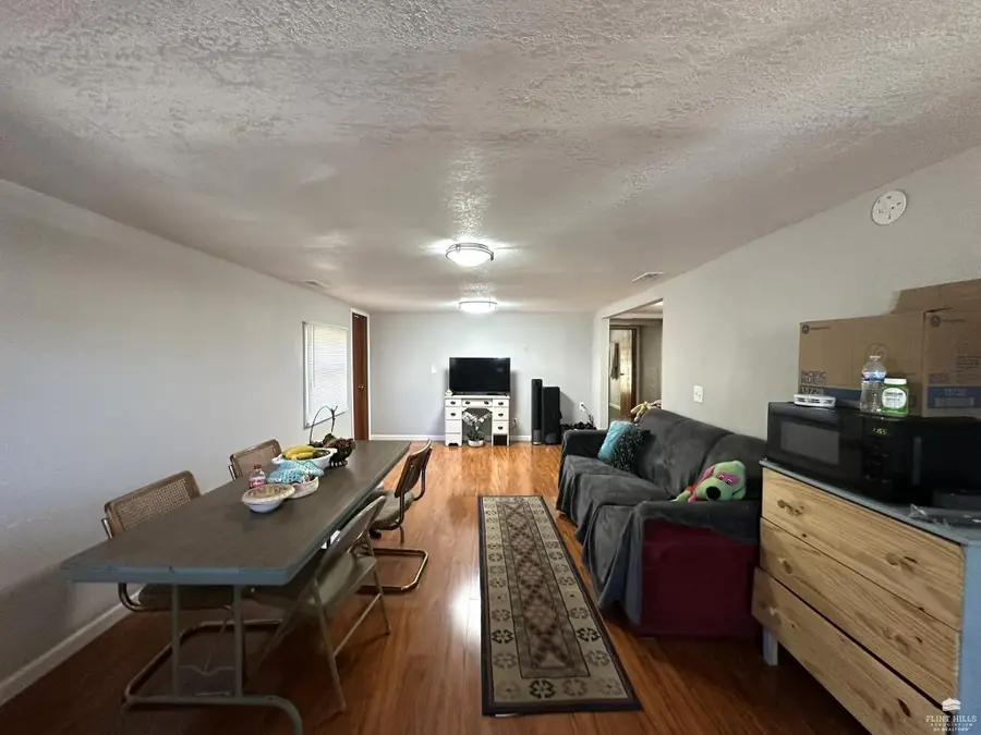 561 Zeandale, Manhattan, KS 66502 - #2