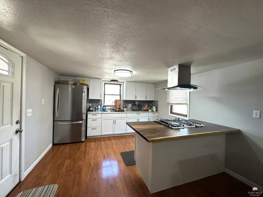 561 Zeandale, Manhattan, KS 66502 - #3