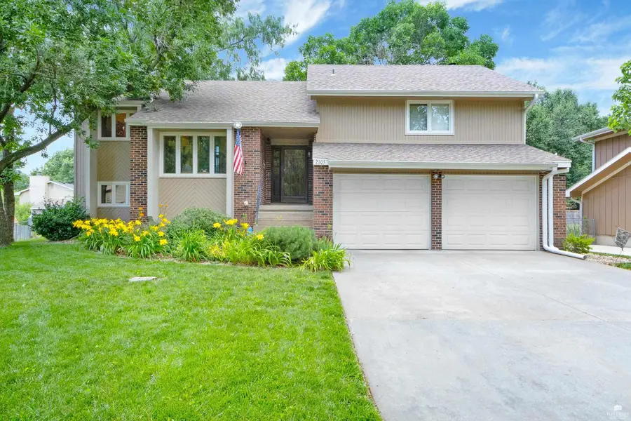 2105 Farmingdale Ct, Manhattan, KS 66503 - #2