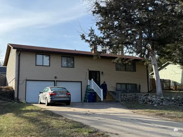 1717 Denholm, Manhattan, KS 66502