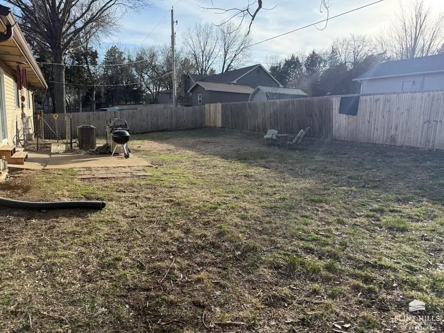 1717 Denholm, Manhattan, KS 66502 - #2