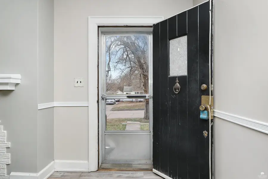 334 W Walnut St, Junction City, KS 66441 - #3