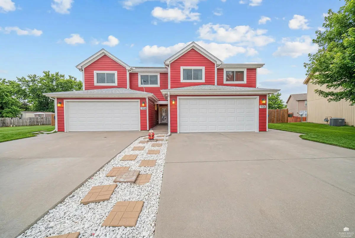 904-906 Jackalope Court, Junction City, KS 66441 - #1