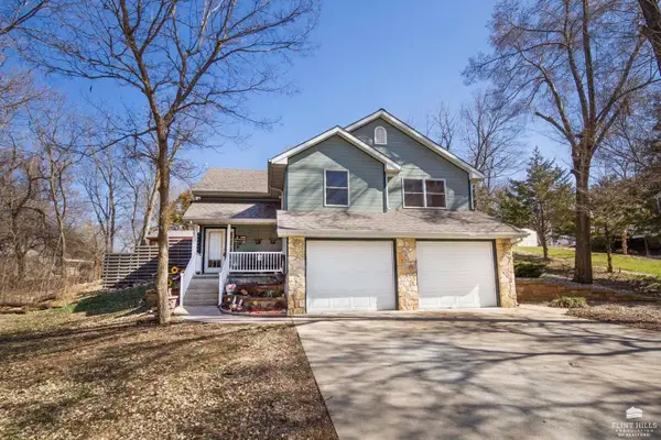 404 Juniper Street, Wakefield, KS 67487