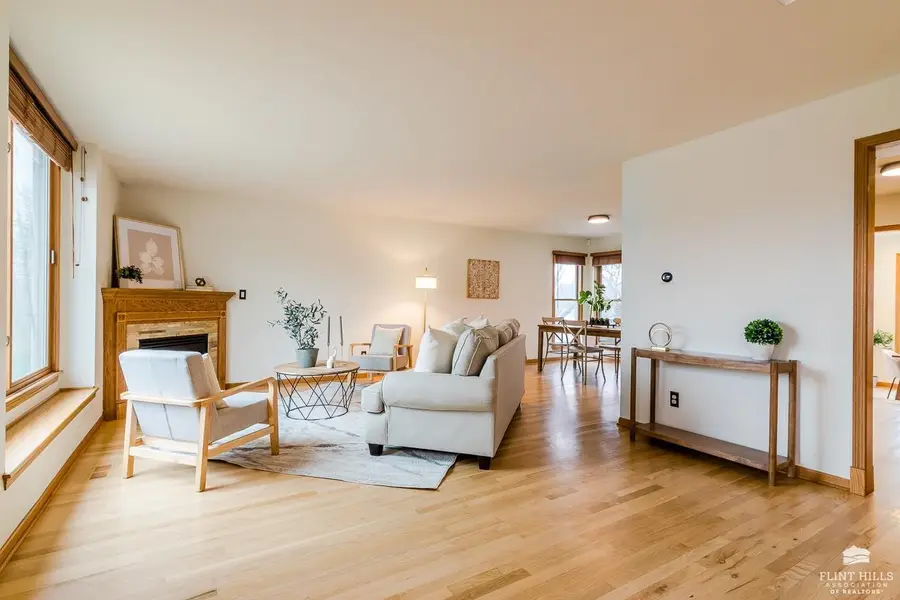 2049 Plymouth Road, Manhattan, KS 66503 - #2