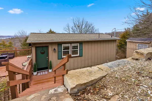 7022 Deer Run, Manhattan, KS 66503