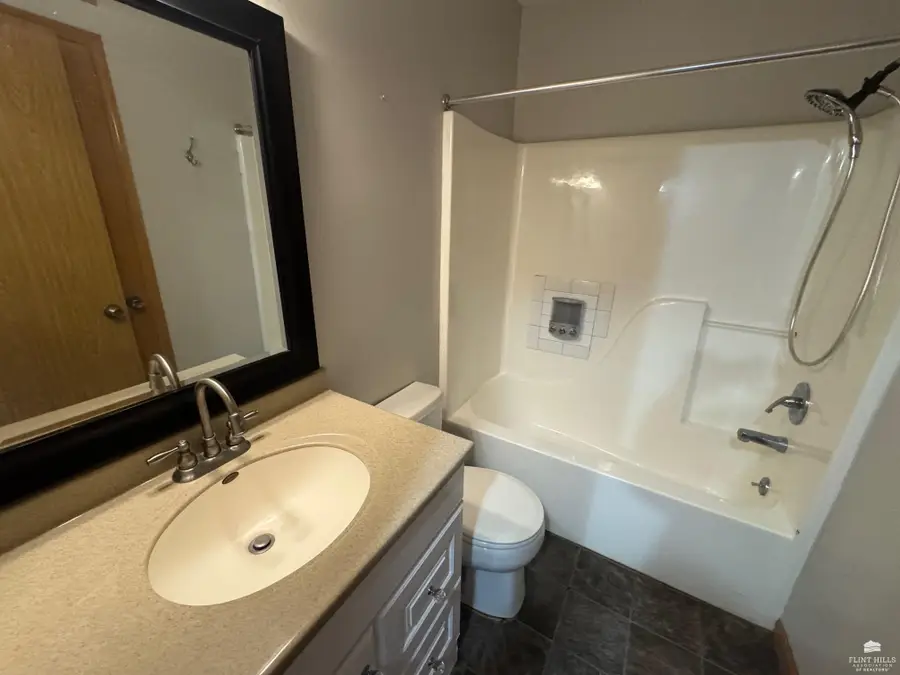 1104 Marshall Circle, Junction City, KS 66441 - #3