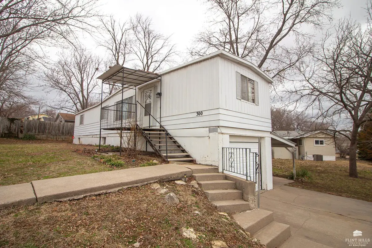 300 W Anchor, Junction City, KS 66441 - #1