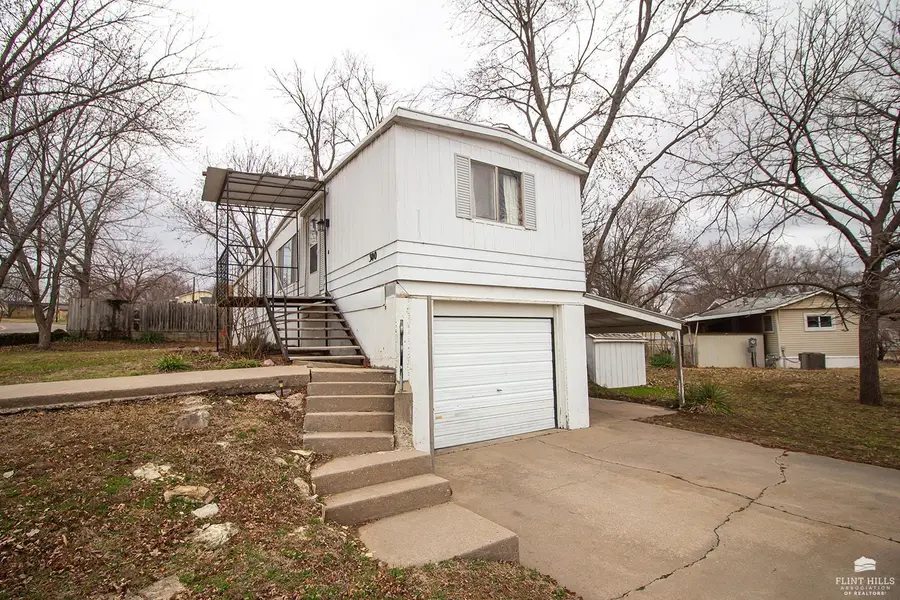 300 W Anchor, Junction City, KS 66441 - #2