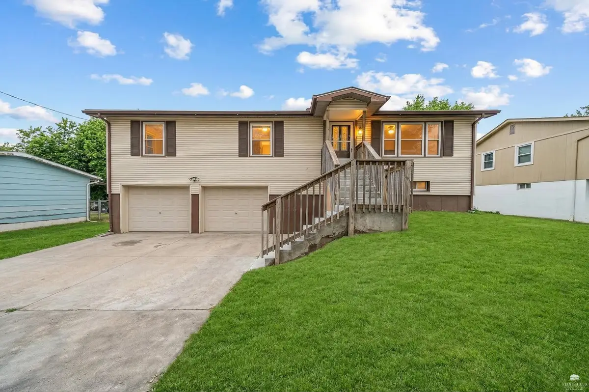 1404 Thompson Drive, Junction City, KS 66441 - #1