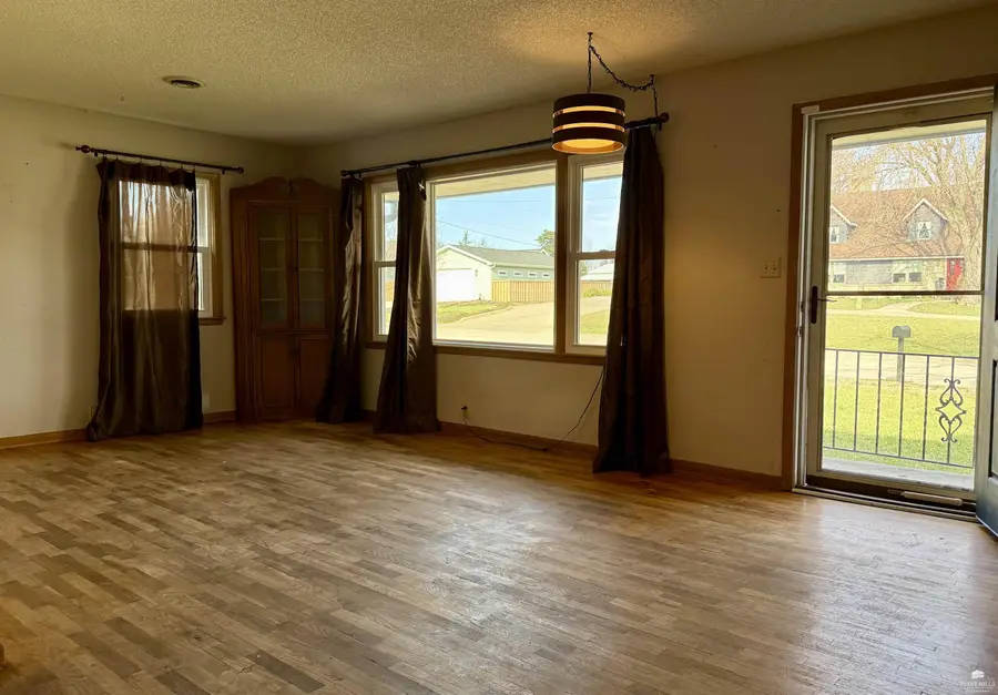 405 N Washington Street, Council Grove, KS 66846 - #2