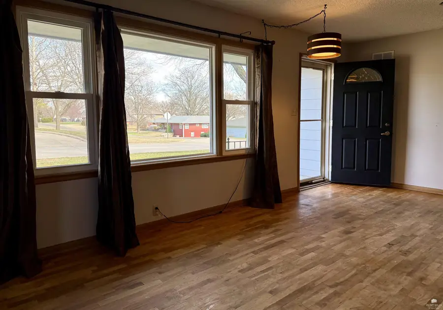 405 N Washington Street, Council Grove, KS 66846 - #3