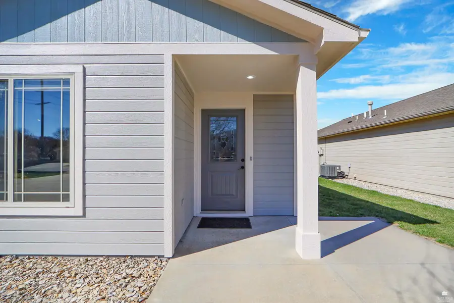 632 Northfield Road, Manhattan, KS 66502 - #3