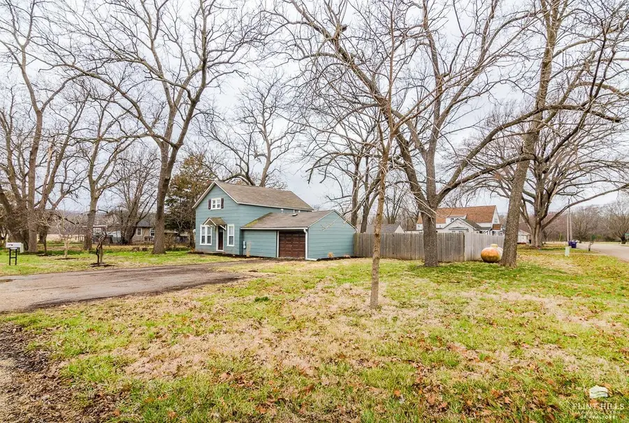 2997 Keats Avenue, Manhattan, KS 66503 - #2