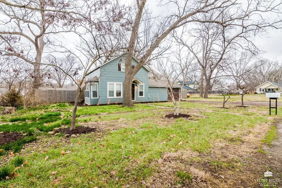 2997 Keats Avenue, Manhattan, KS 66503 - #3