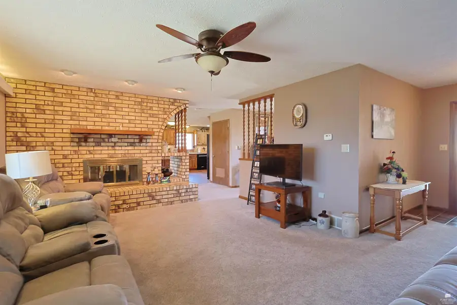 420 W 3rd Street, Miltonvale, KS 67466 - #3