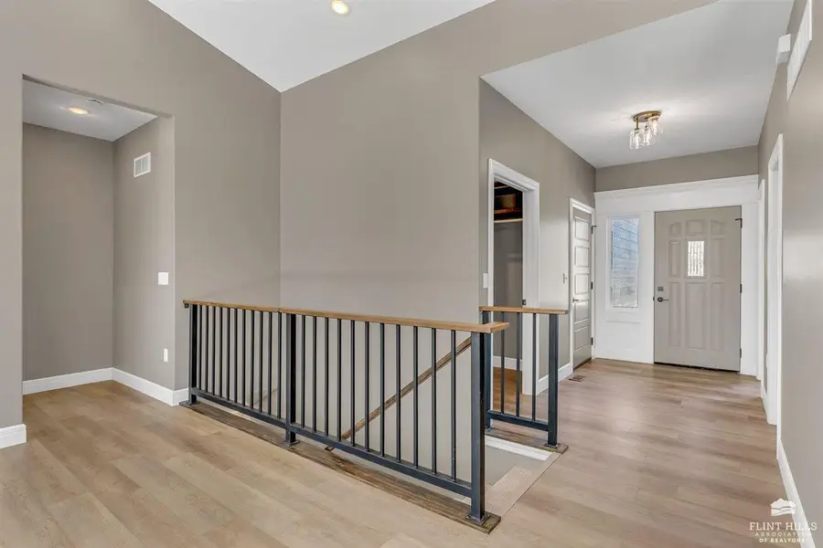 17258 Driftwood Bend, Wamego, KS 66547 - #2