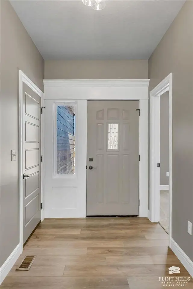 17258 Driftwood Bend, Wamego, KS 66547 - #3