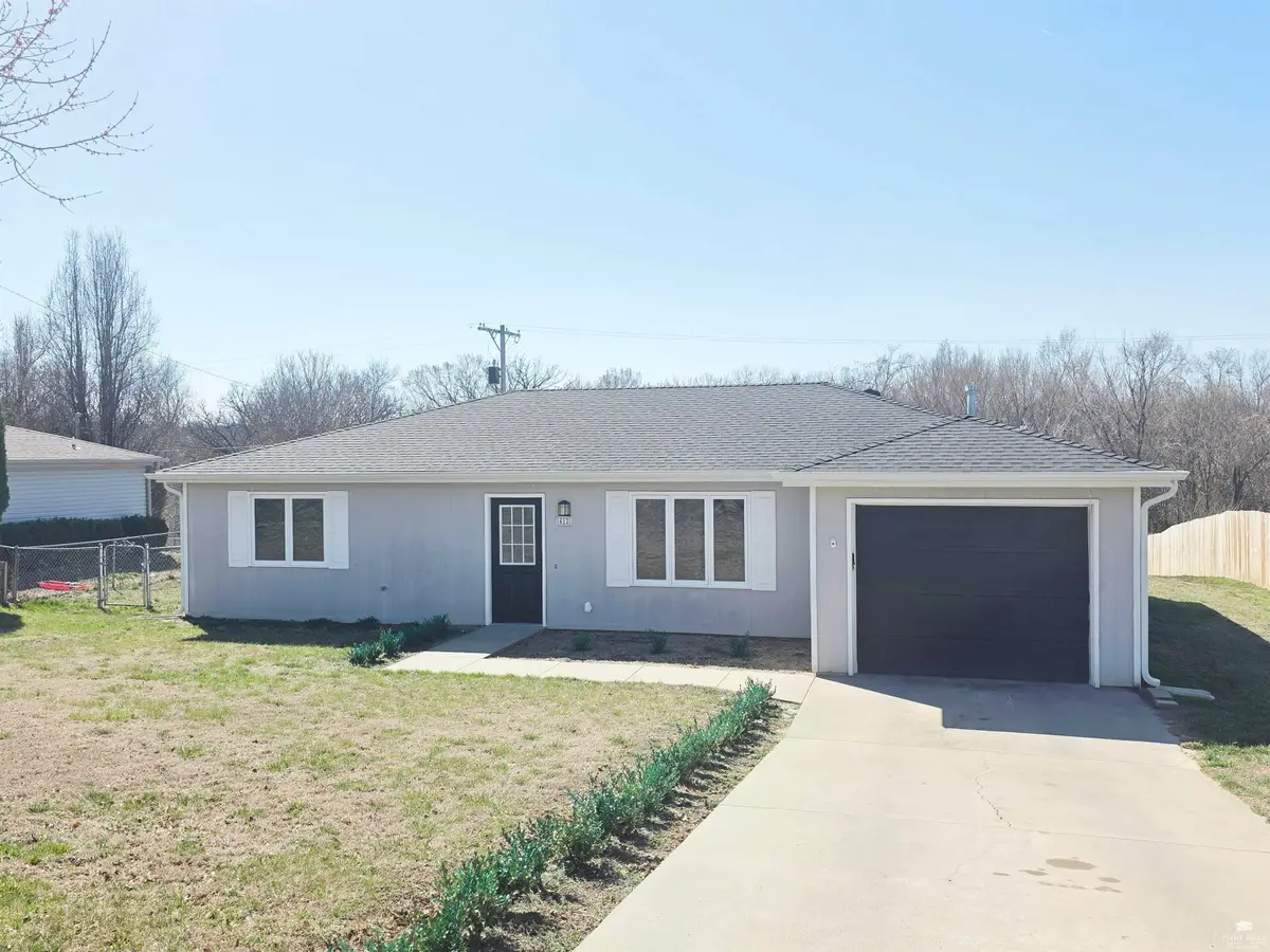 412 Clydesdale Drive, Ogden, KS 66517 - #1