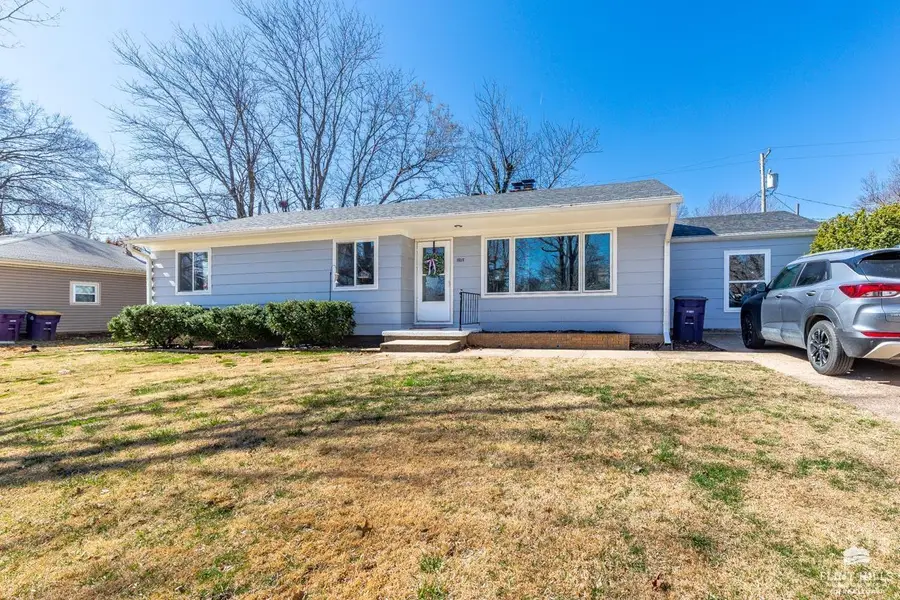 1515 Jarvis Drive, Manhattan, KS 66502 - #2