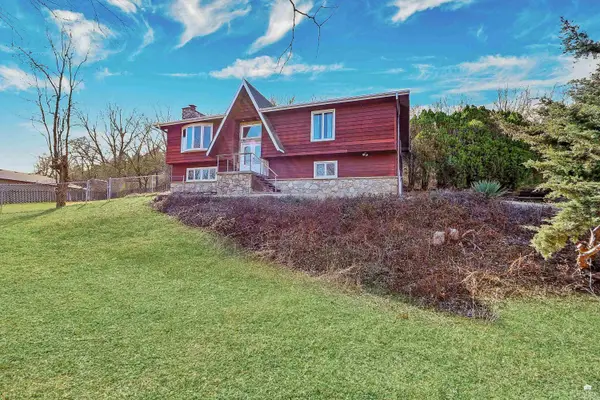 5215 Terra Heights Drive, Manhattan, KS 66503