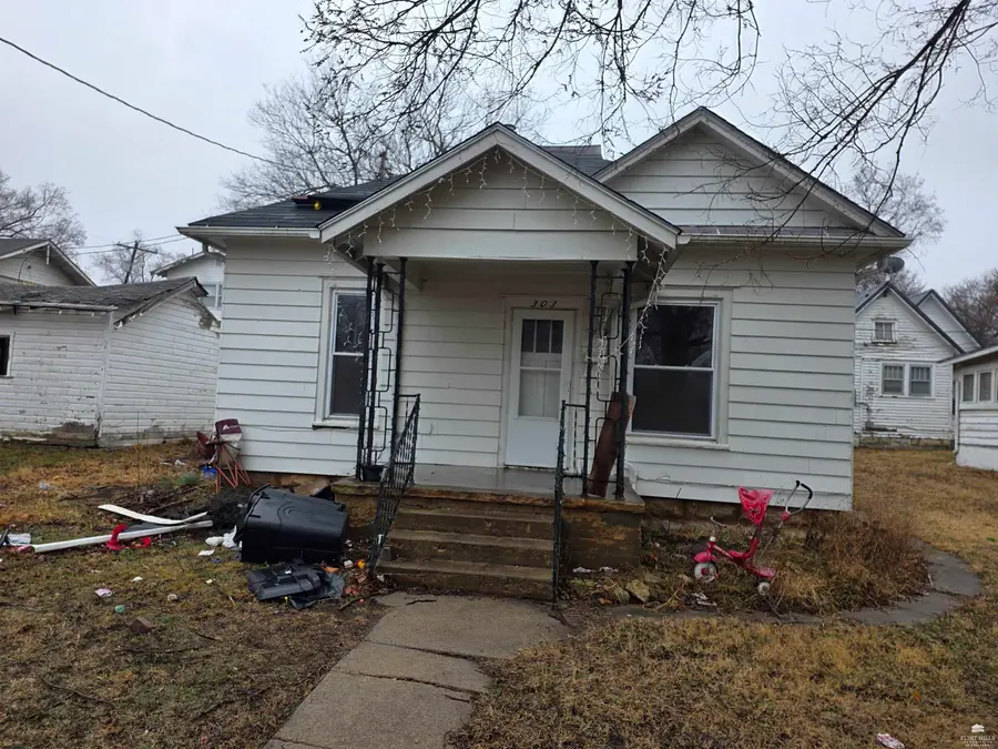303 E Main, Herington, KS 67449 - #2