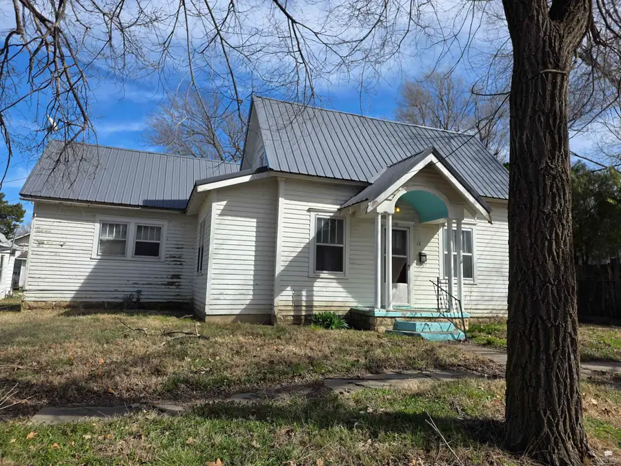 303 E Main, Herington, KS 67449 - #3