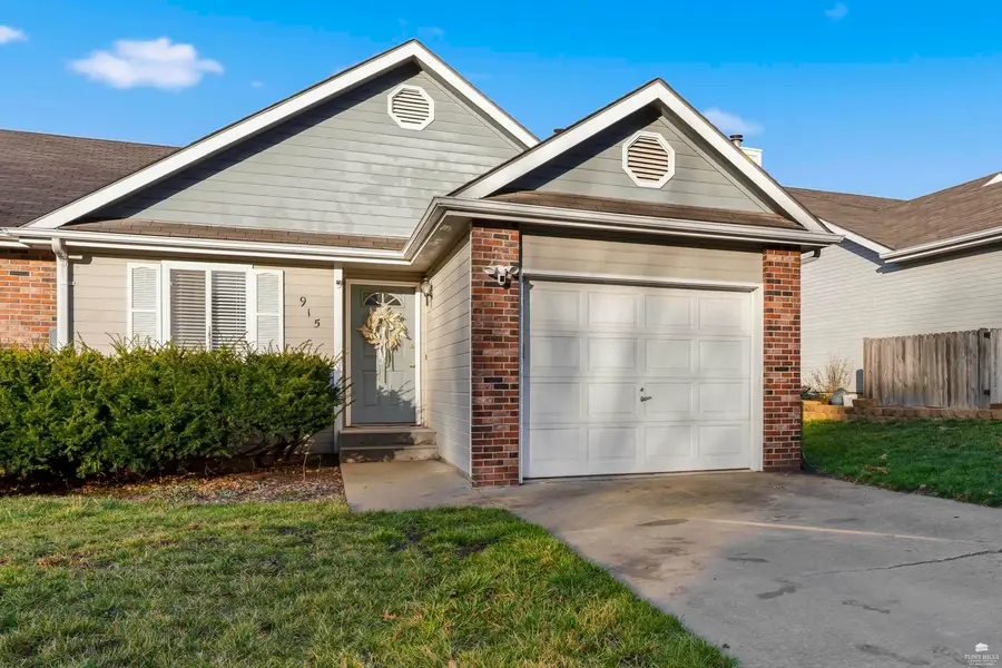 915 Connecticut Avenue, Manhattan, KS 66502 - #2