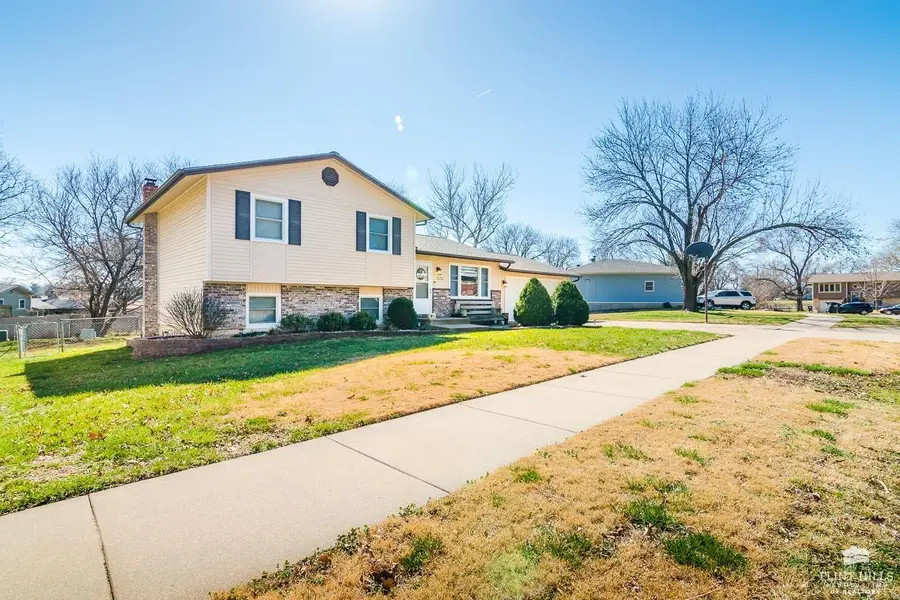 1423 Julie Drive, Wamego, KS 66547 - #2