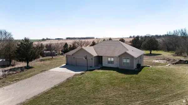 9830 Flush Road, St. George, KS 66535