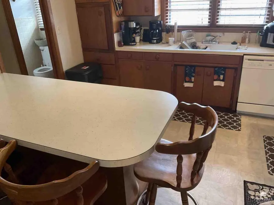 128 W Pine, Junction City, KS 66441 - #3