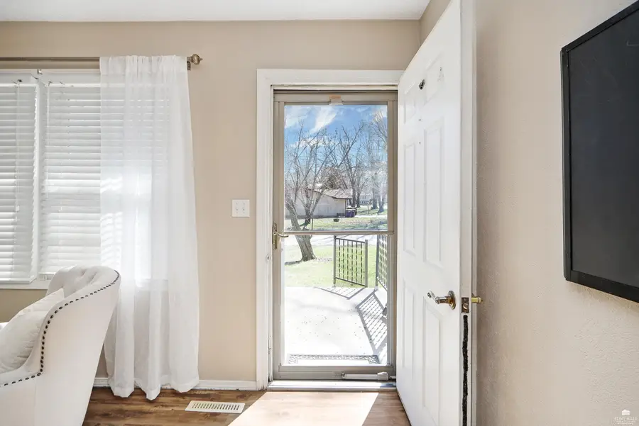 2912 Gary Avenue, Manhattan, KS 66502 - #3