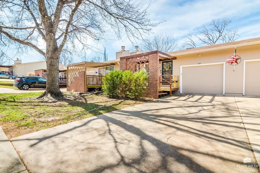 1615 Woodcrest, Manhattan, KS 66502 - #2