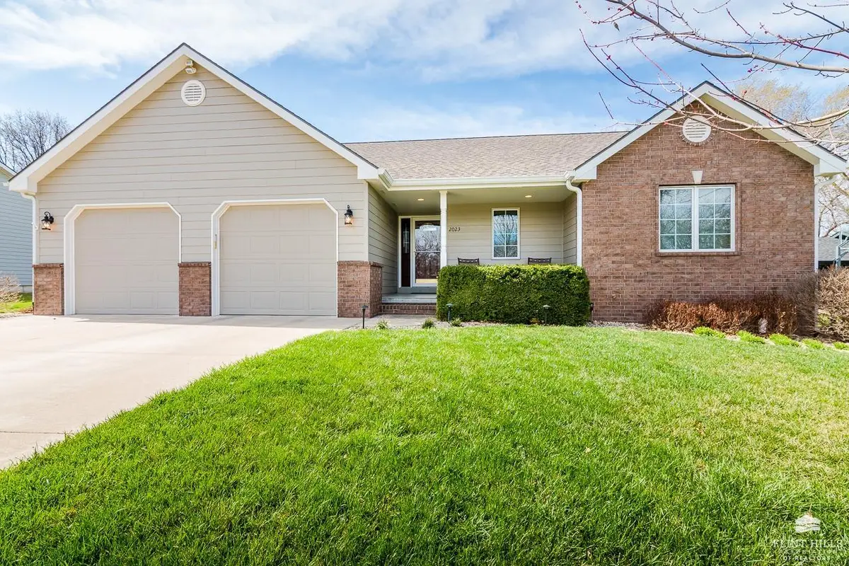 2023 Sunnymeade, Manhattan, KS 66502 - #1