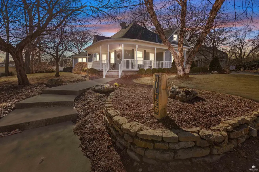 525 W 6 Street, Chapman, KS 67431 - #2