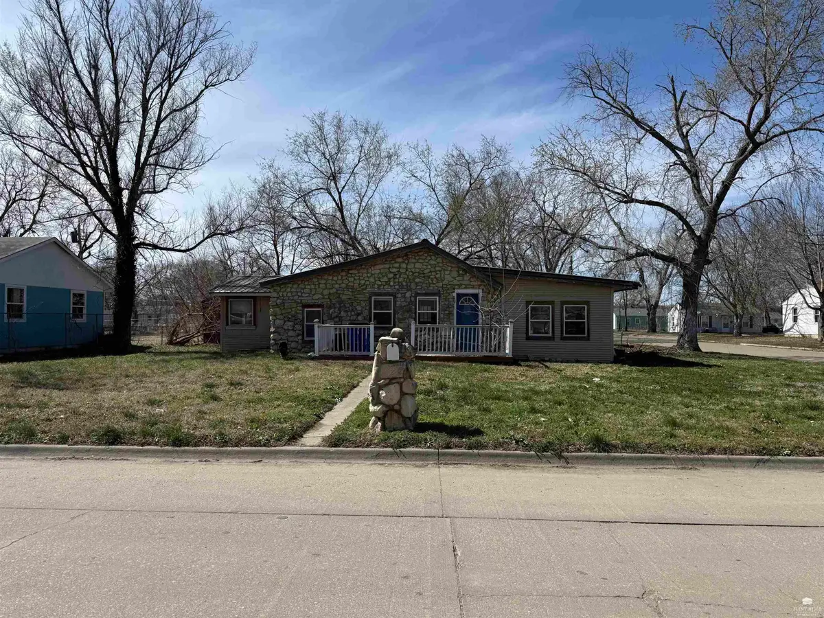 1524 N Madison Street, Junction City, KS 66441 - #1