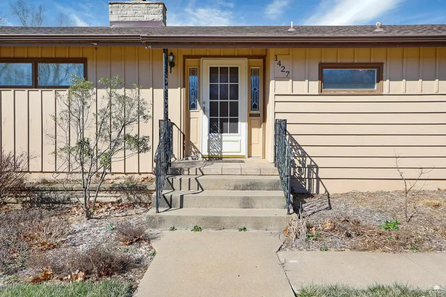 1427 Sunny Slope Ln, Manhattan, KS 66502 - #2