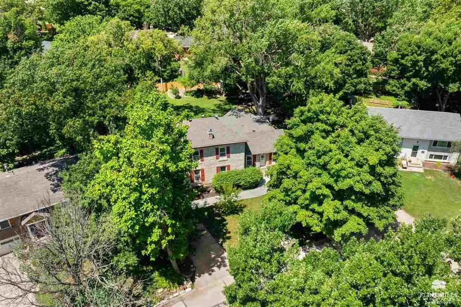 3017 Mary Kendal Court, Manhattan, KS 66502 - #2