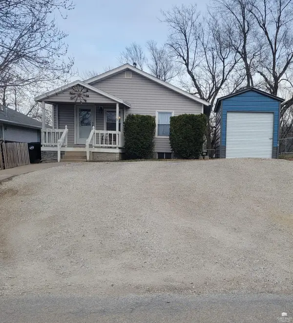722 Dakota Avenue, Holton, KS 66436