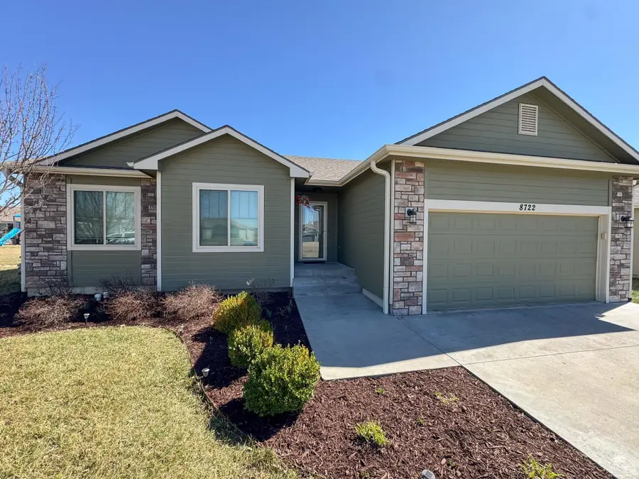 8722 Kinzie Jos Way, Manhattan, KS 66502 - #2