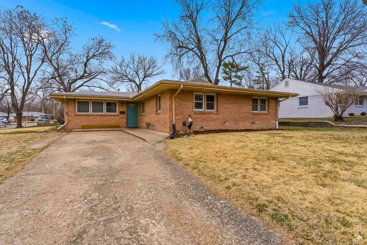 2456 Hobbs Drive, Manhattan, KS 66502 - #1